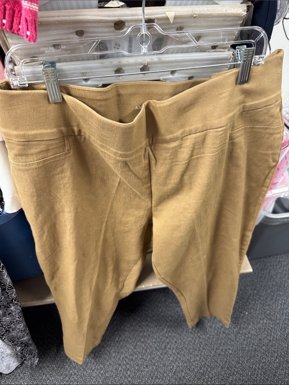 St. John’s bay ankle pant 18 wide // 080611